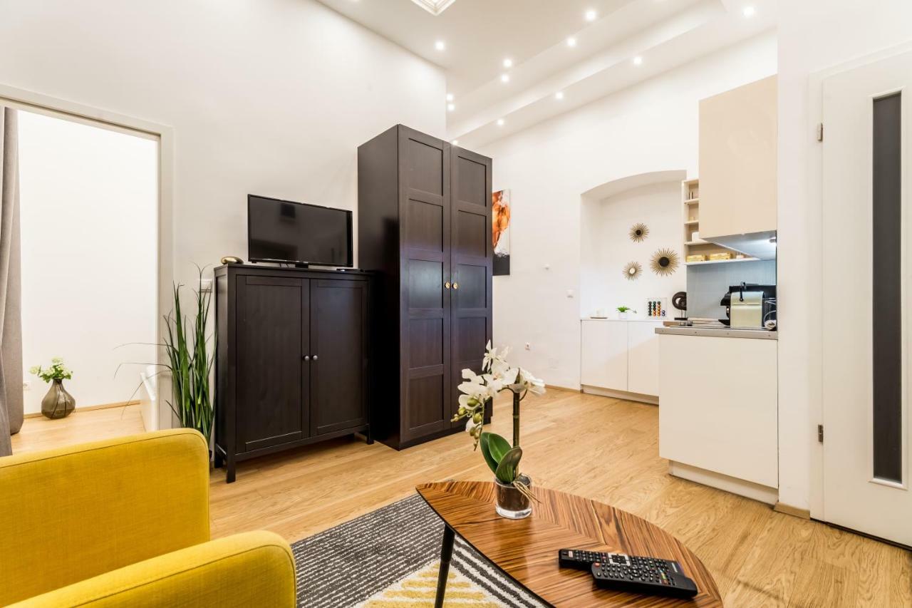 Hello Downtown - Movie Appartement *